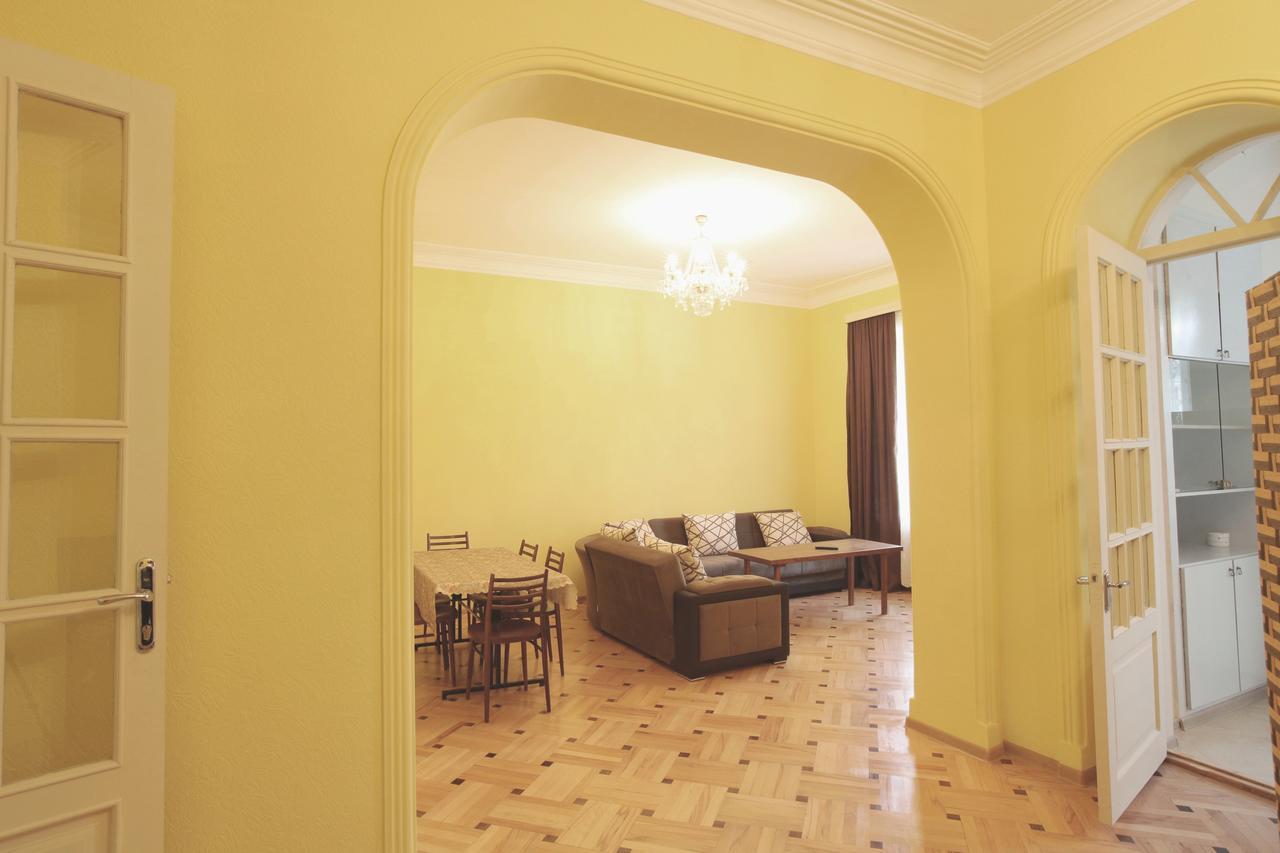 Apartment At Stalin House Τυφλίδα Εξωτερικό φωτογραφία